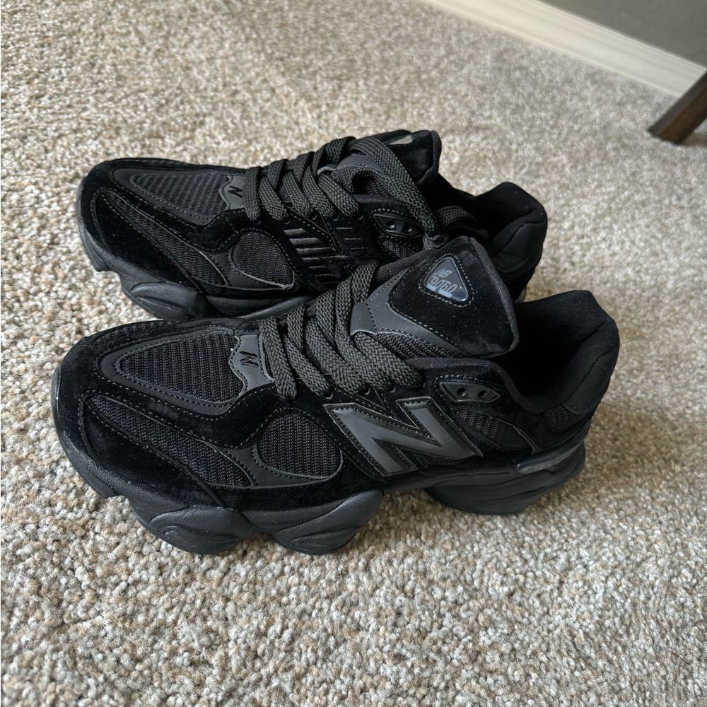 New Balance Triple Black 9060